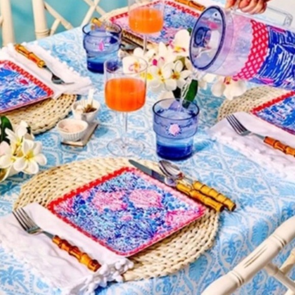 Lilly Pulitzer plates, pitcher & cups - Picture 1 of 1